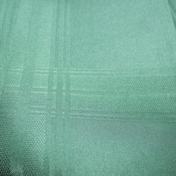 Holiday Table Linen Set Red Laura Tablecloth With 2 Red 2 Green Place Mats - Picture 2 of 13